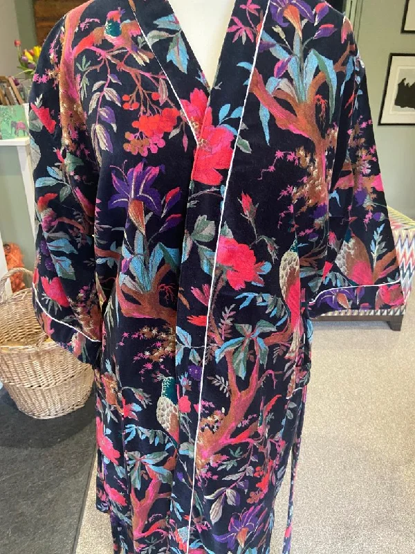 women's short sleeve pajama setsCOPA CABANA Sophisticated ebony, with tropical flora and fauna Dressing Gown