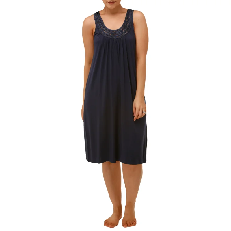 women's pajamas designed for those who believe in sweet dreams and cozy nights.Yuu Navy Nightie