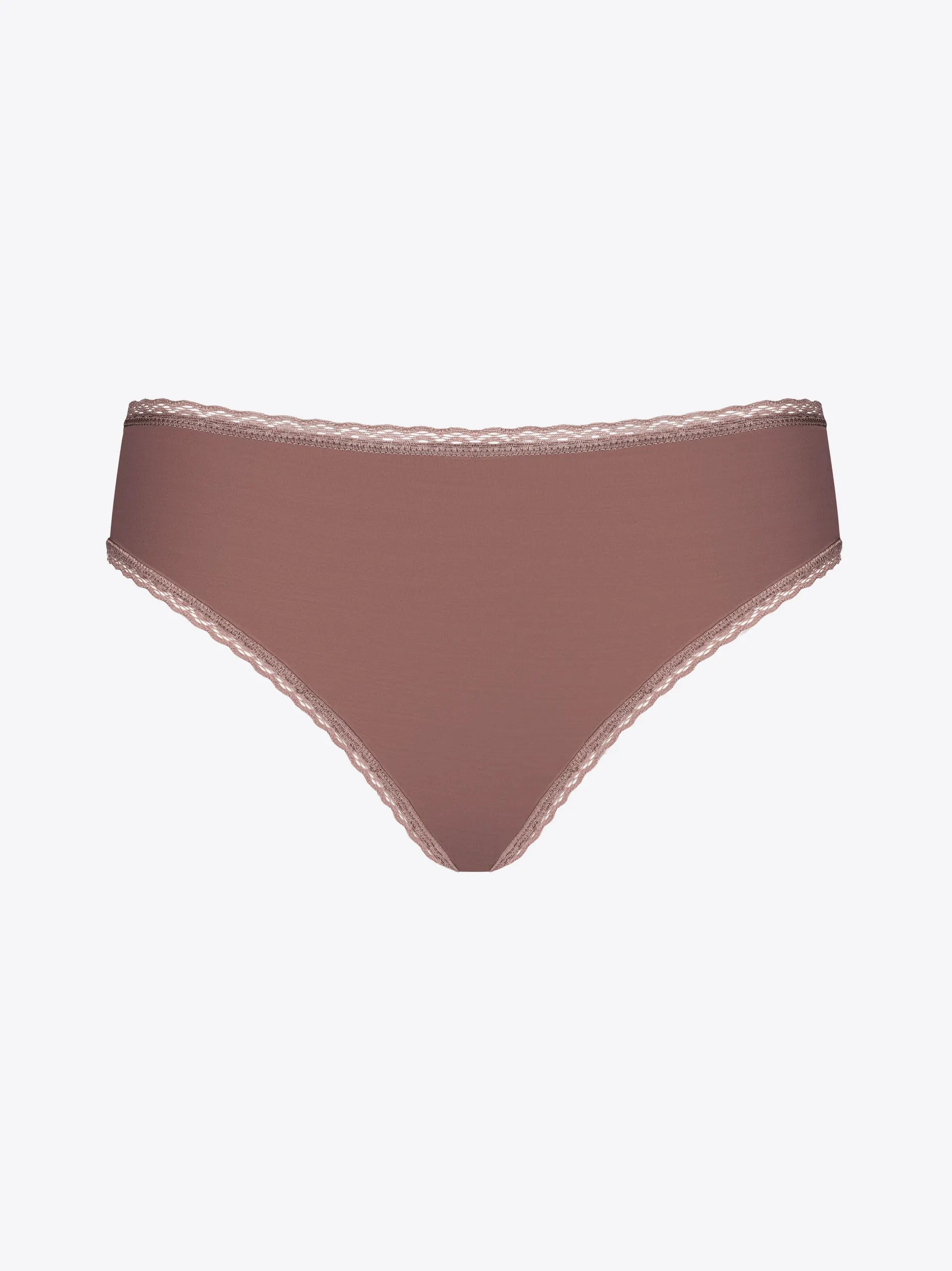 plus-size high-waisted panties with a full-coverage designHanna Tai