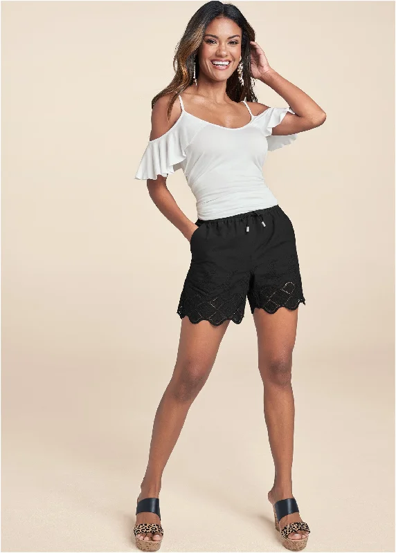 Women's Tailored ShortsCrochet Trim Linen Shorts - Black