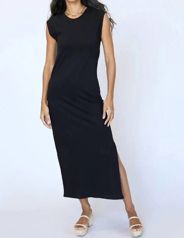 Women's Blouse with Rounded CollarSia Muscle Tee Dress In True Black